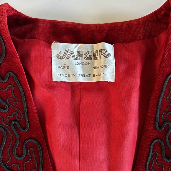 Vintage Jaeger Red Black Embroidered Velvet Cropped Jacket Sz 12 (vtg) - Picture 5 of 14